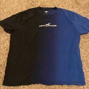 Hollister Men's Blue and Black T-Shirt
